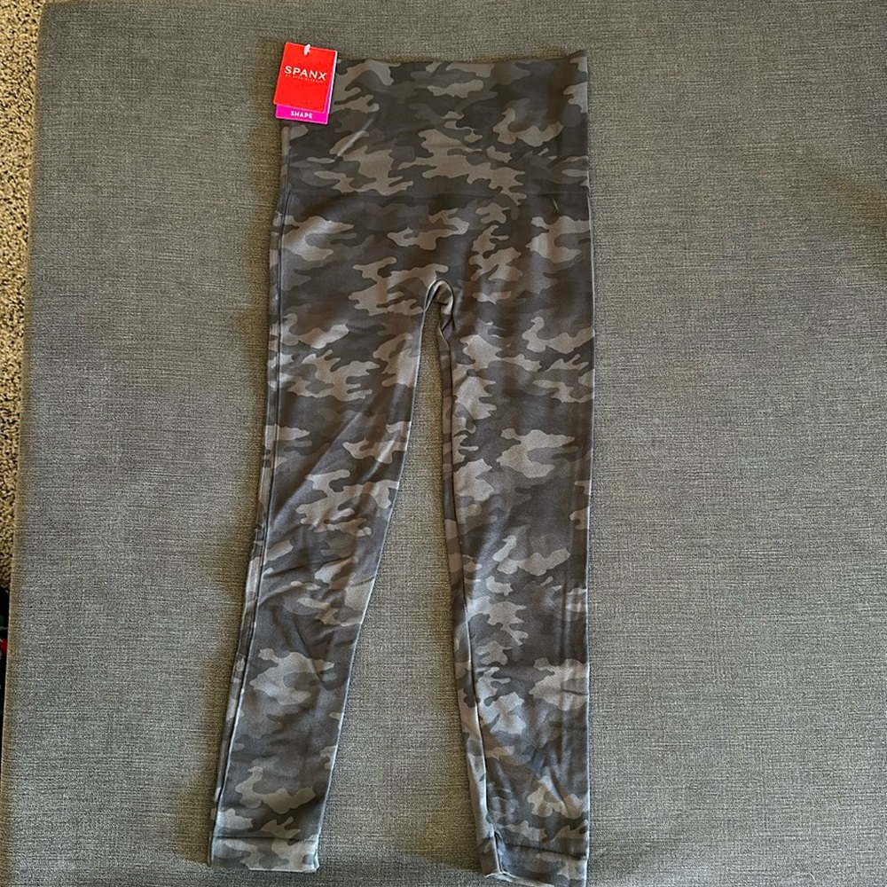 Spanx look at me now cropped legging in sage camo